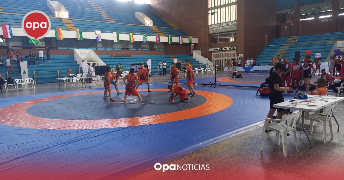 El futuro de la lucha olímpica colombiana compite en Neiva