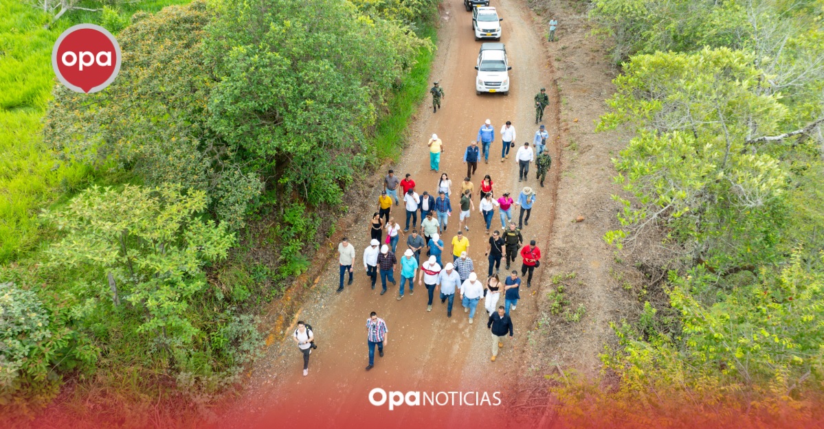 Supervisión al cruce de la vía Íquira - Yaguará